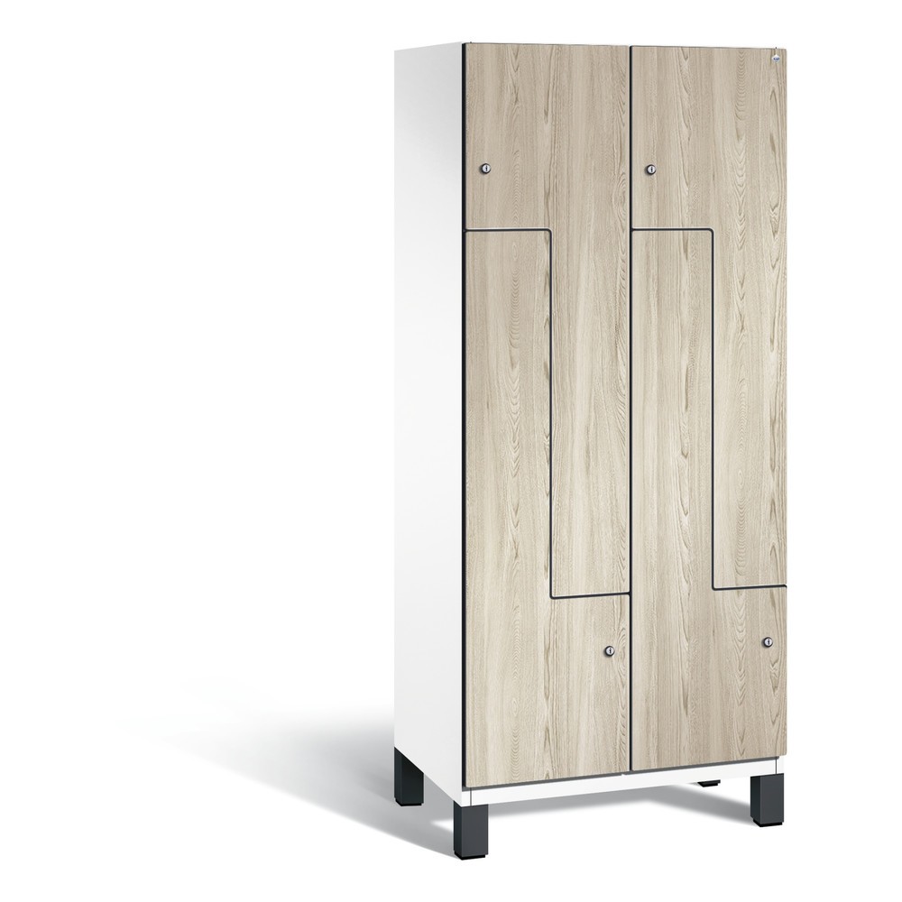 Armoire-penderie en Z Cambio C+P, 2 compartiments, largeur des compartiments 400 mm, HxlxP 1 980x800x525 mm, RAL 9016 blanc signalisation, décor frêne Sen, pieds