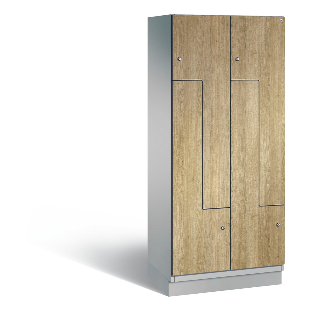 Armoire-penderie en Z Cambio C+P, 2 compartiments, largeur des compartiments 400 mm, HxlxP 1 980x800x525 mm, RAL 9006 aluminium blanc, décor chêne Sereno, socle