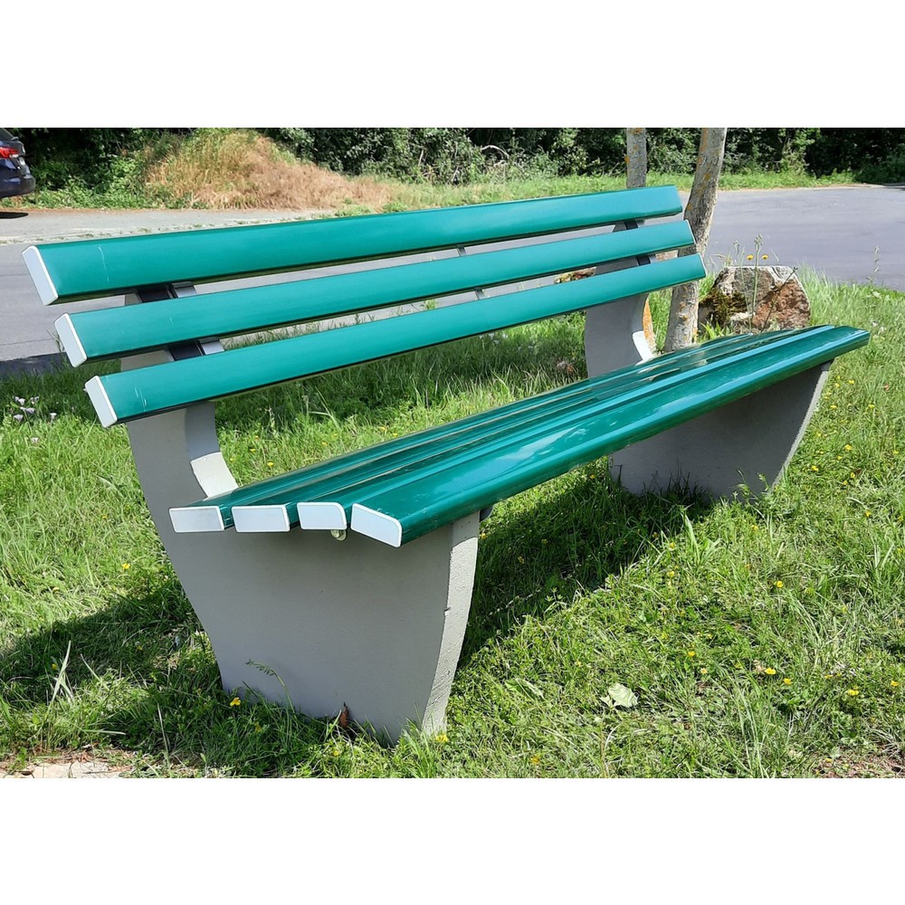 Banc Oslo avec pied en béton, lattes en PVC avec insert en acier, vert