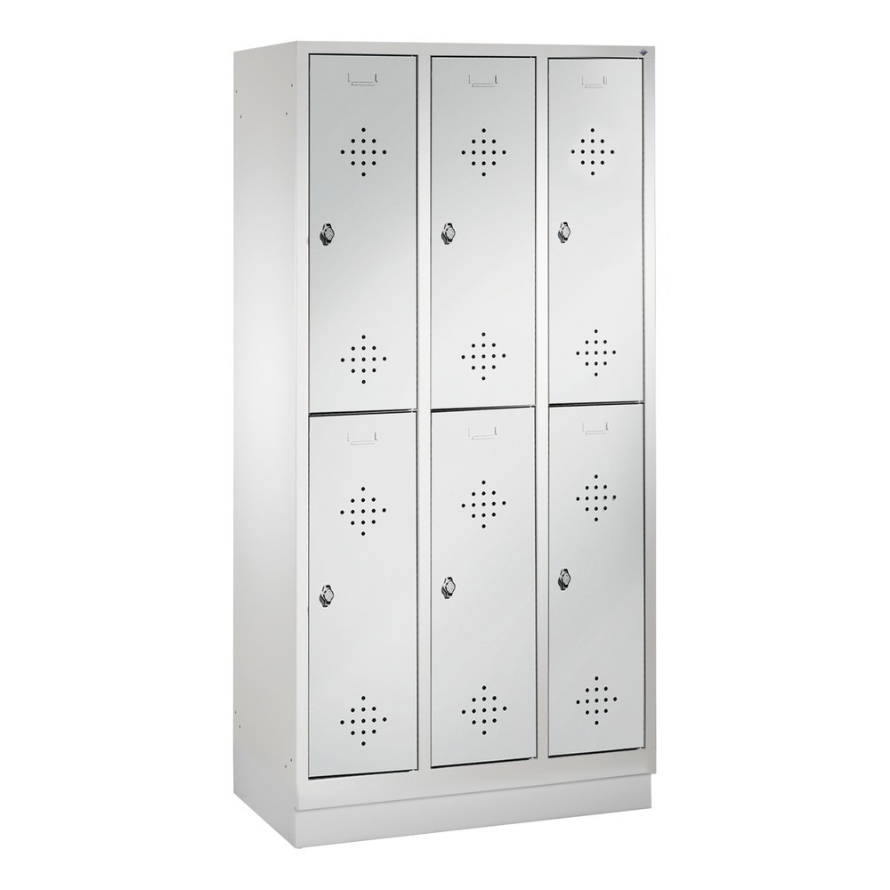 Armoire-penderie C+P Classic à deux niveaux, 3 compartiments, largeur des compartiments 300 mm, avec socle