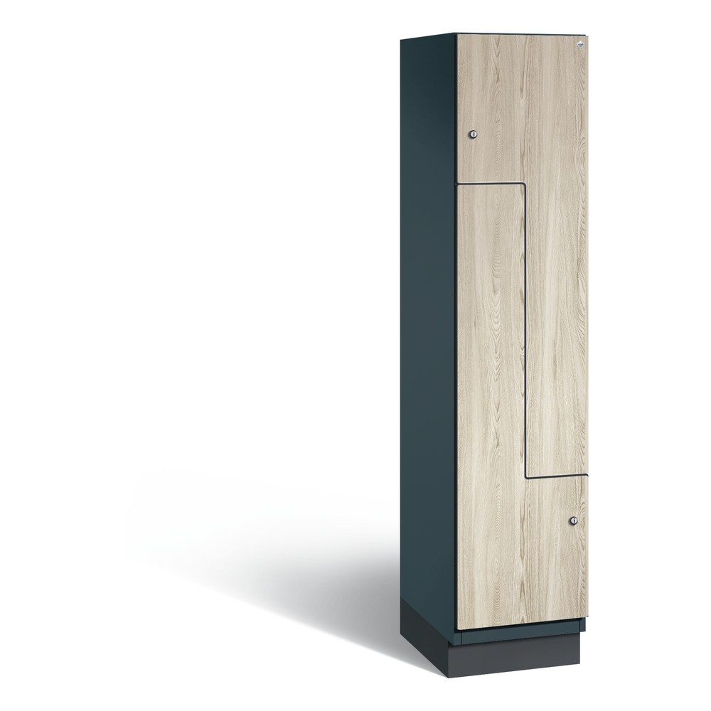 Armoire-penderie en Z C+P Cambio, 1 compartiment, largeur du compartiment 400 mm, HxlxP 1 980x400x525 mm, RAL 7016 gris anthracite, décor frêne Sen, socle